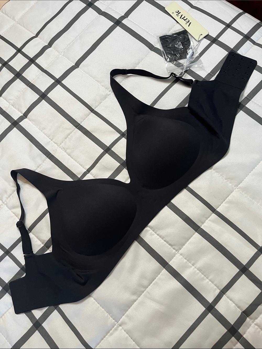 Seamless Black T-Shirt Bra